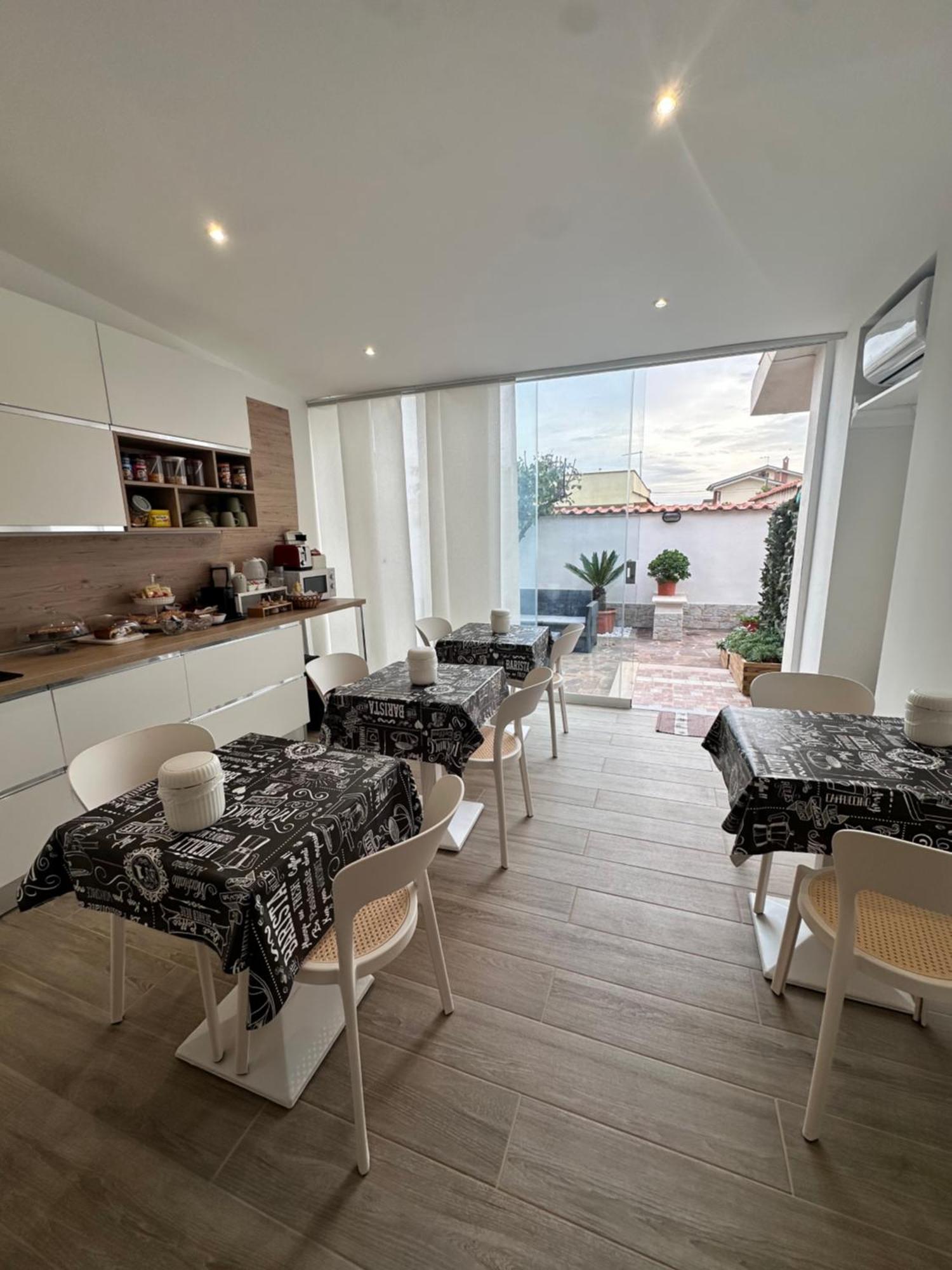 Giorgia Airport 2 Fiumicino B&B 외부 사진